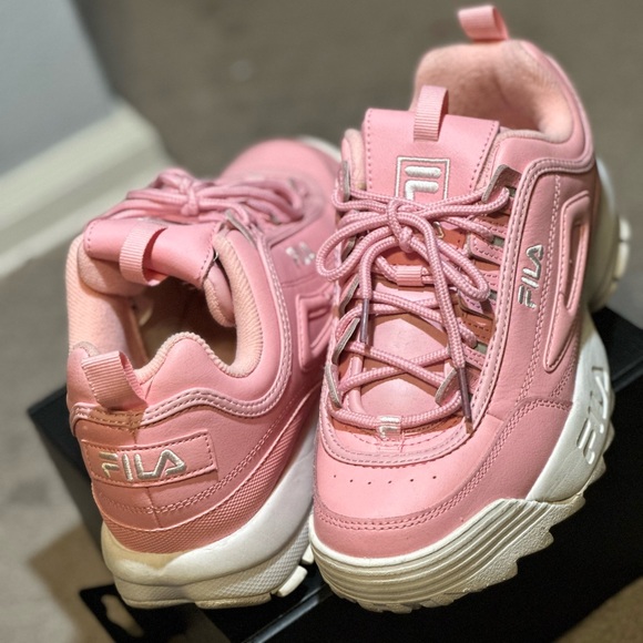 Size 8 pink FILA - Picture 2 of 2